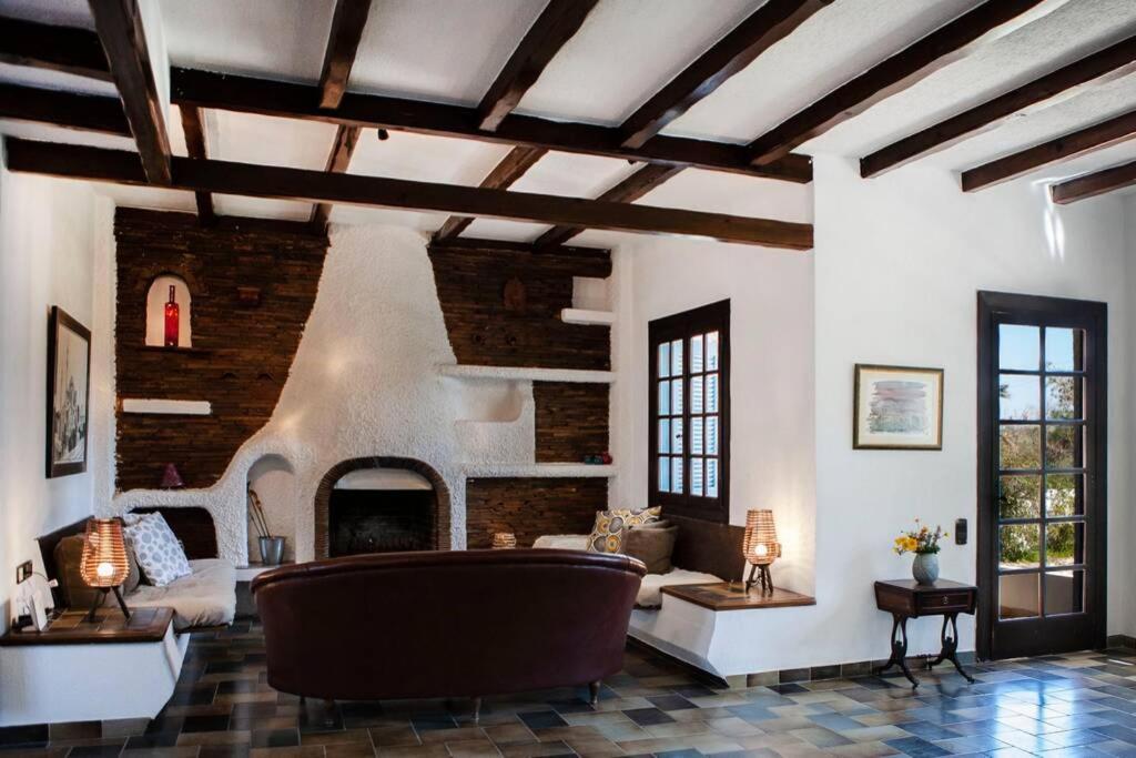 Villa Velissarios: wonderful villa next to beach Aegina Esterno foto