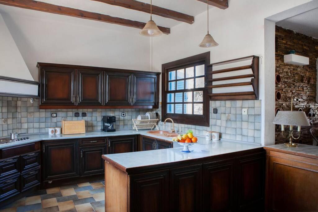 Villa Velissarios: wonderful villa next to beach Aegina Esterno foto